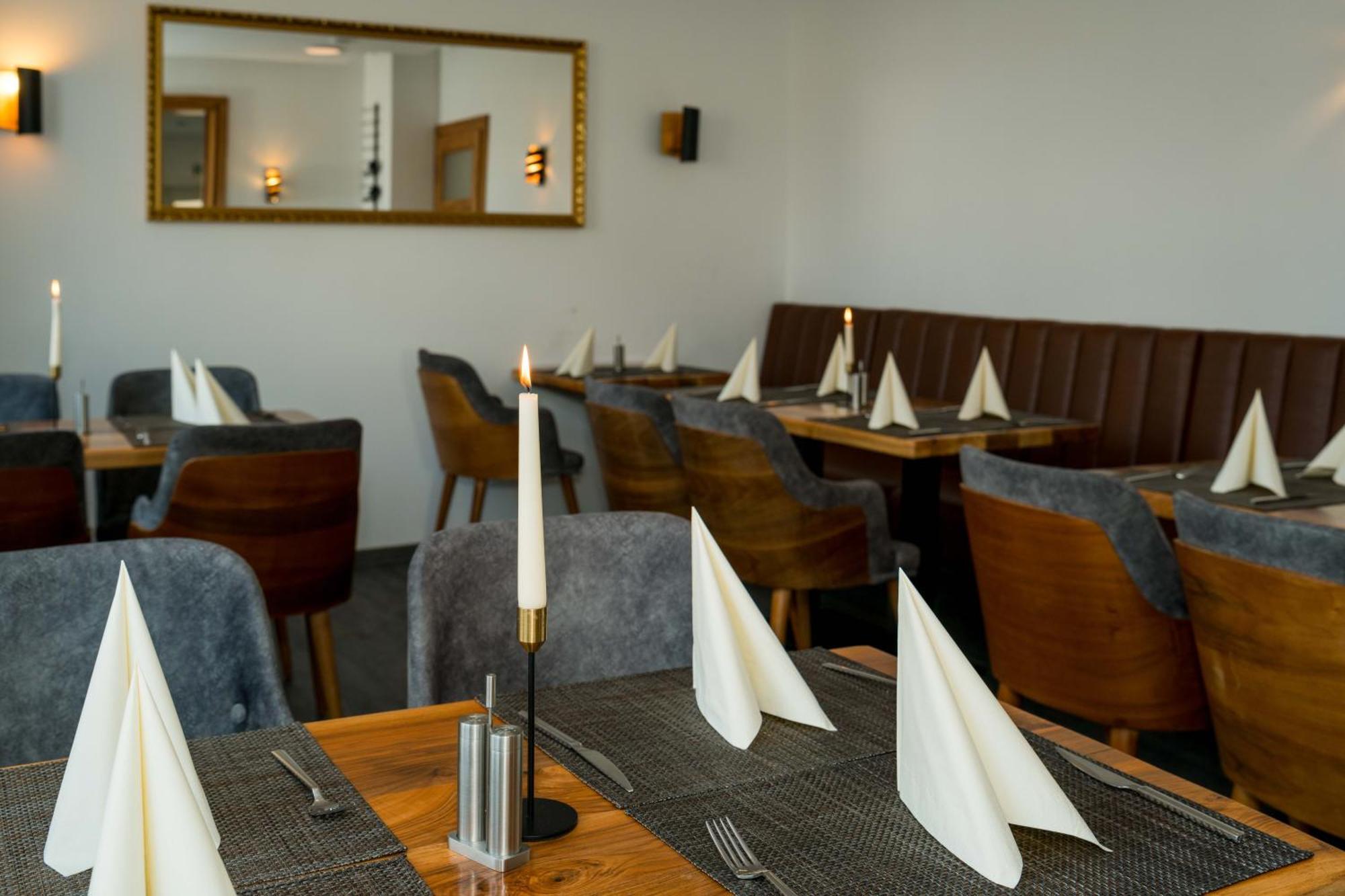 Roca Restaurant Und Hotel Bommersheim Экстерьер фото
