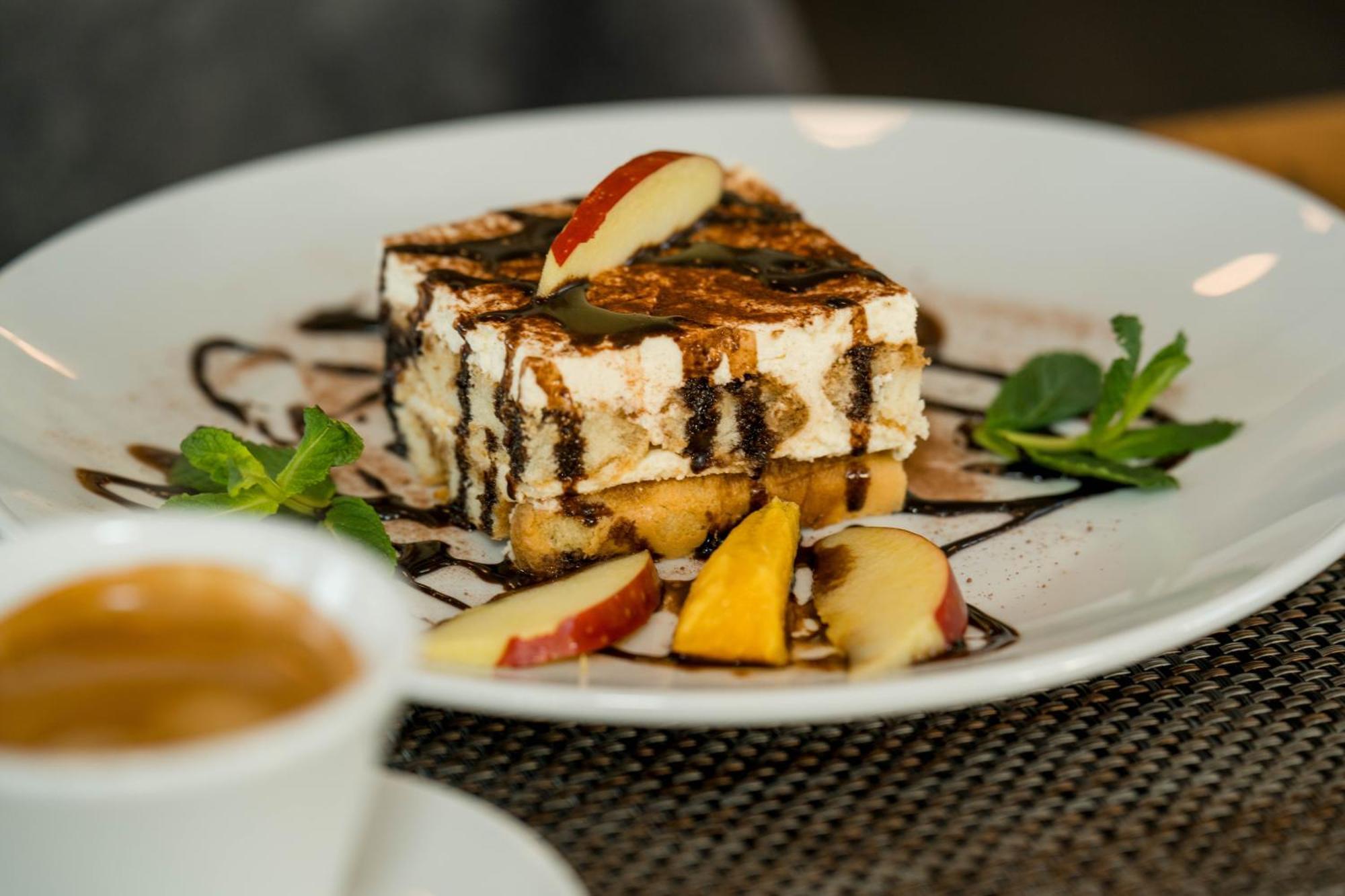 Roca Restaurant Und Hotel Bommersheim Экстерьер фото