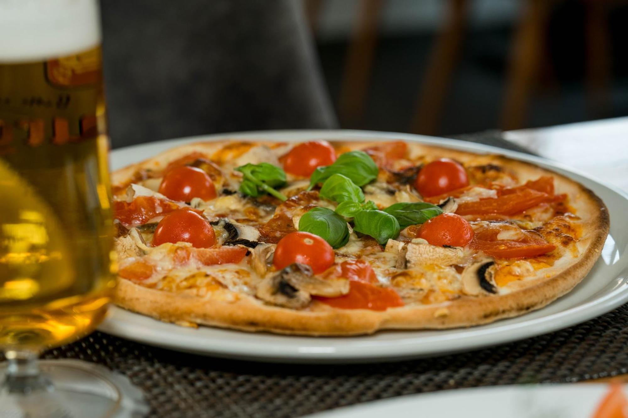 Roca Restaurant Und Hotel Bommersheim Экстерьер фото
