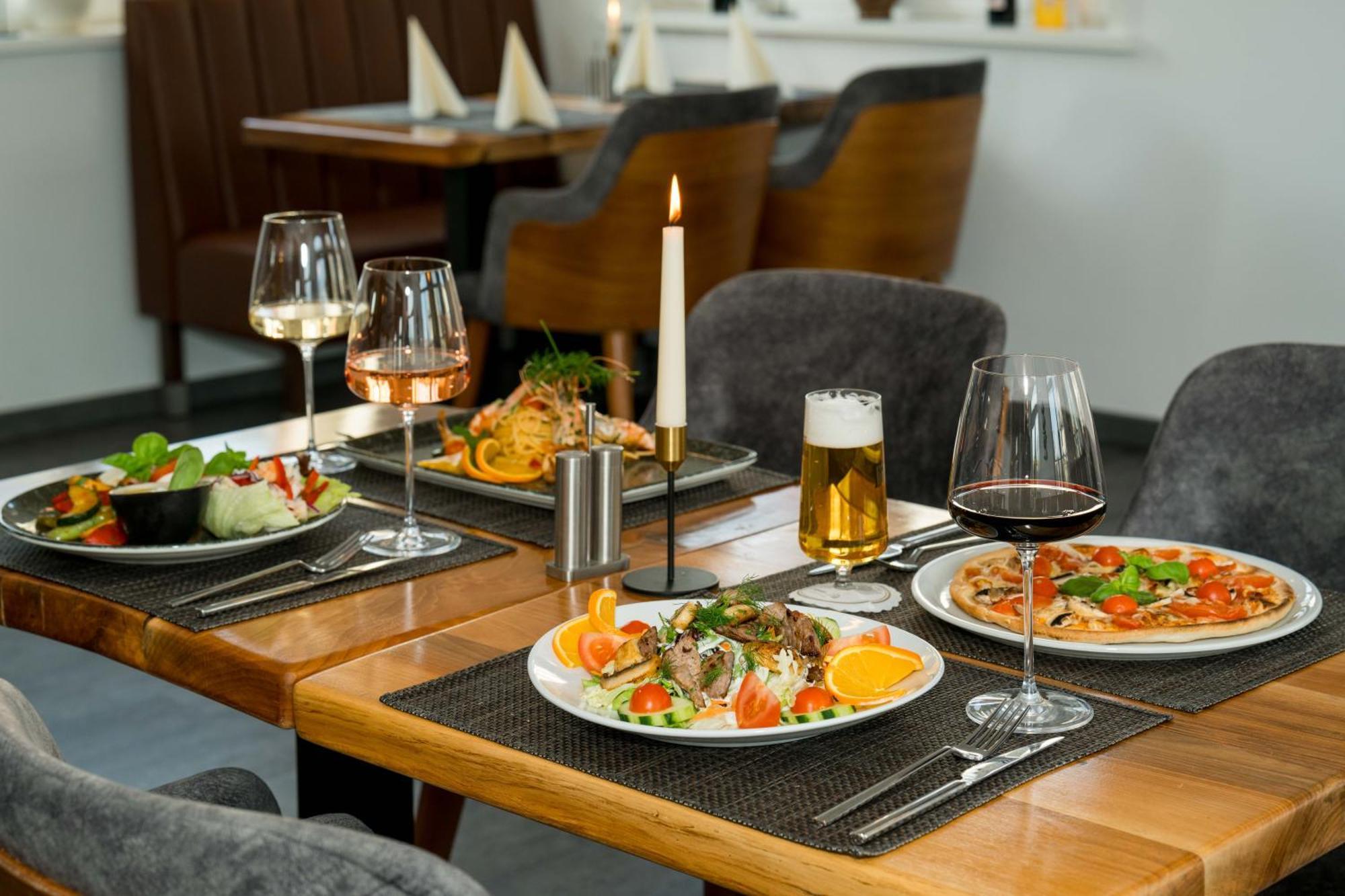Roca Restaurant Und Hotel Bommersheim Экстерьер фото