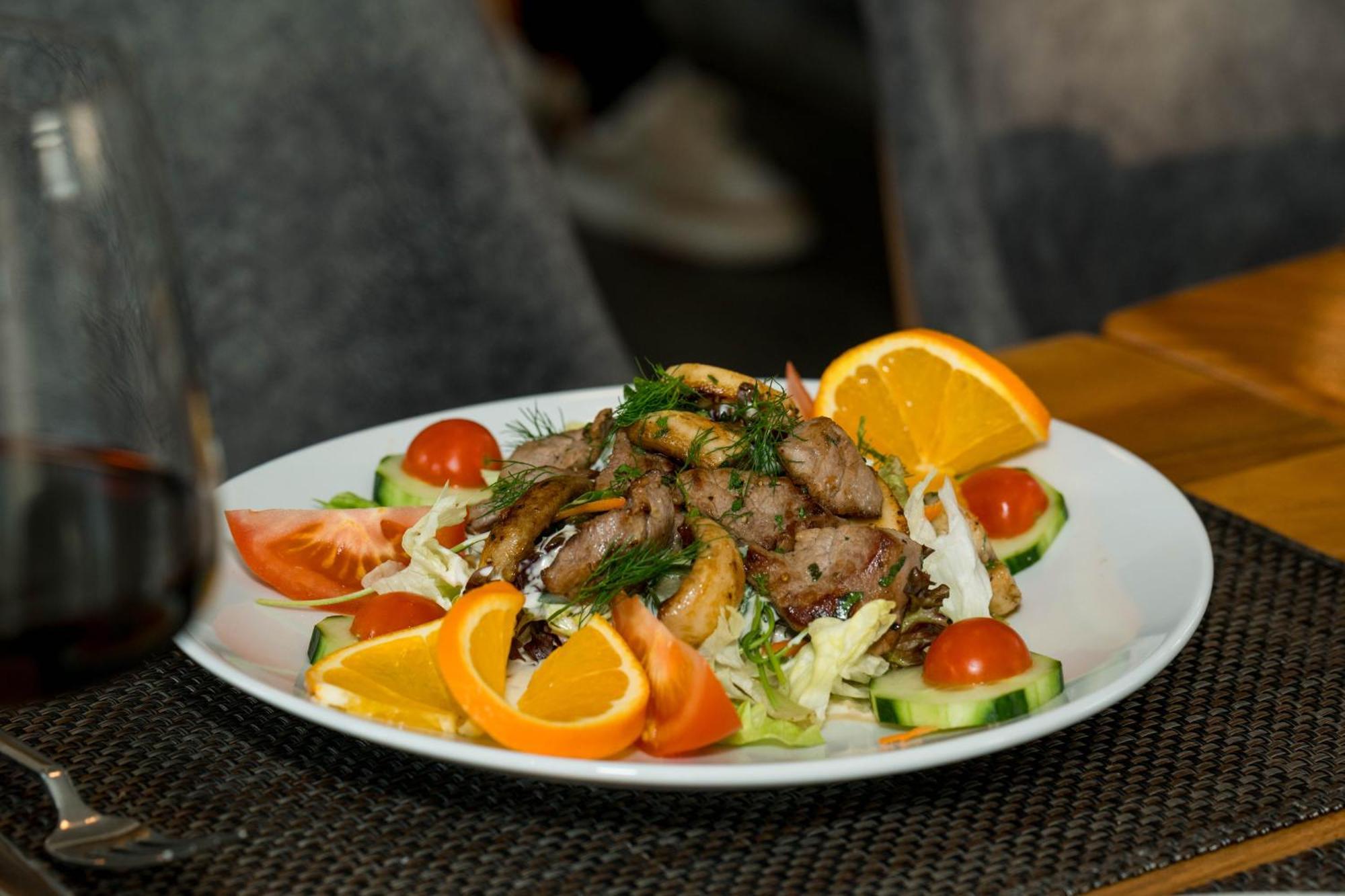Roca Restaurant Und Hotel Bommersheim Экстерьер фото