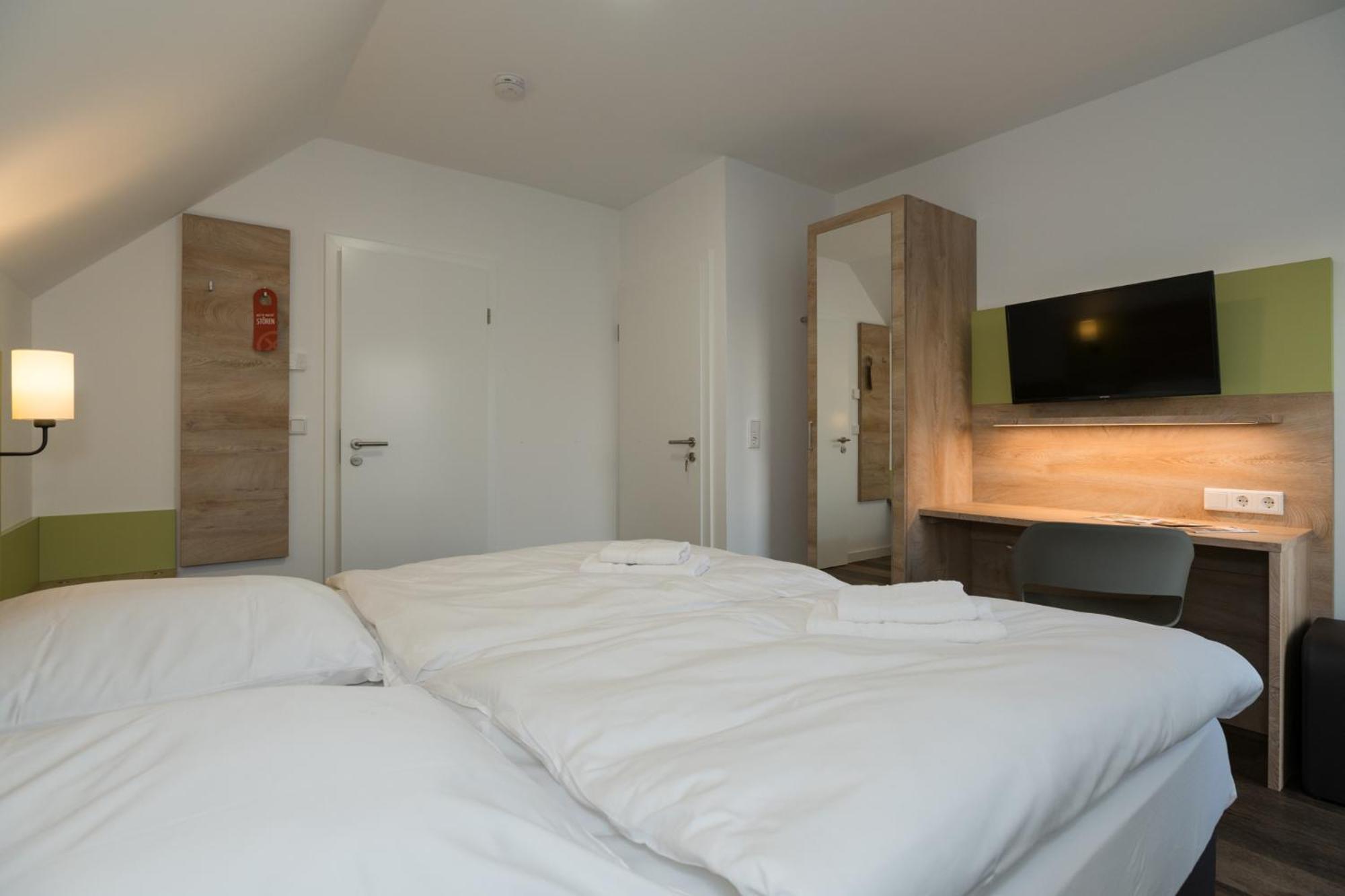 Roca Restaurant Und Hotel Bommersheim Экстерьер фото