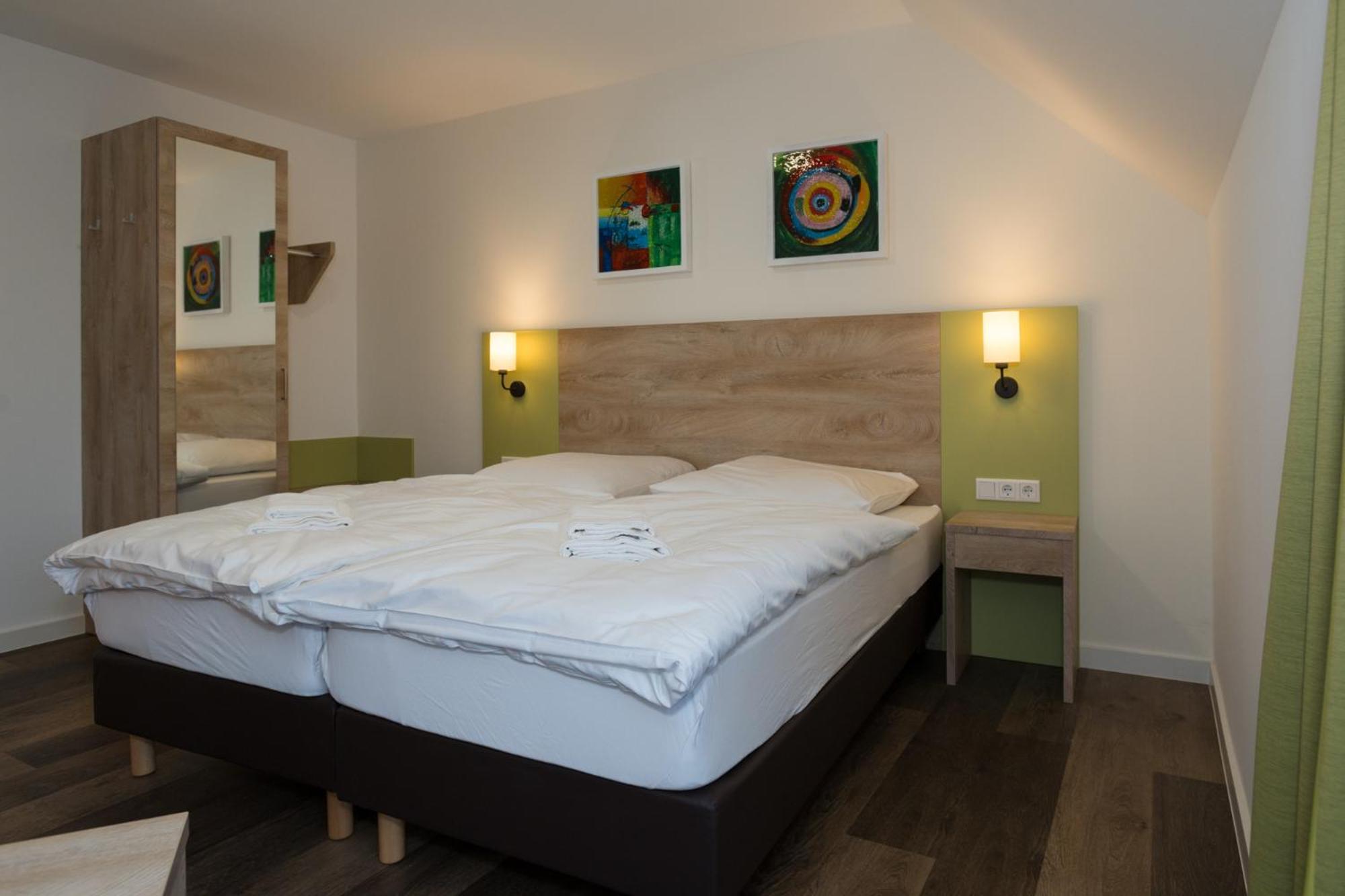 Roca Restaurant Und Hotel Bommersheim Экстерьер фото