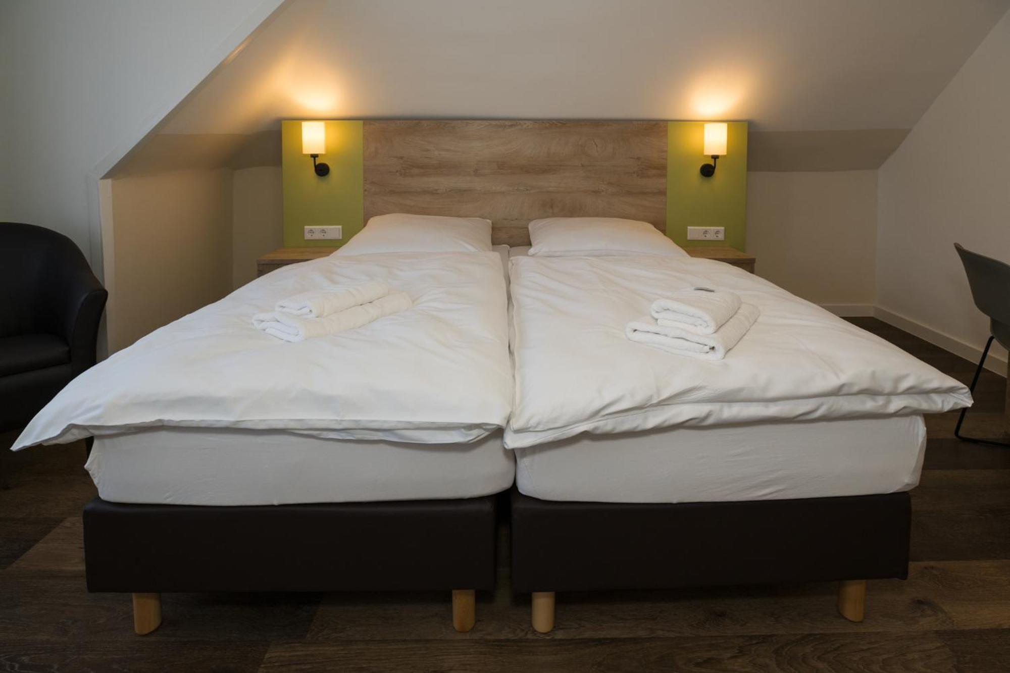 Roca Restaurant Und Hotel Bommersheim Экстерьер фото