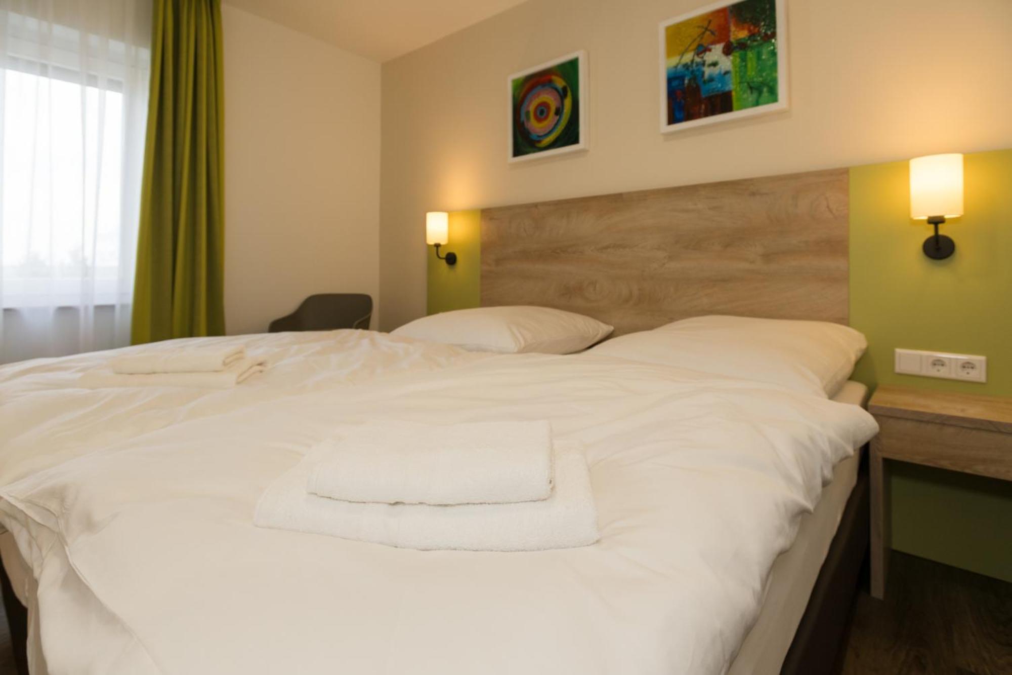 Roca Restaurant Und Hotel Bommersheim Экстерьер фото