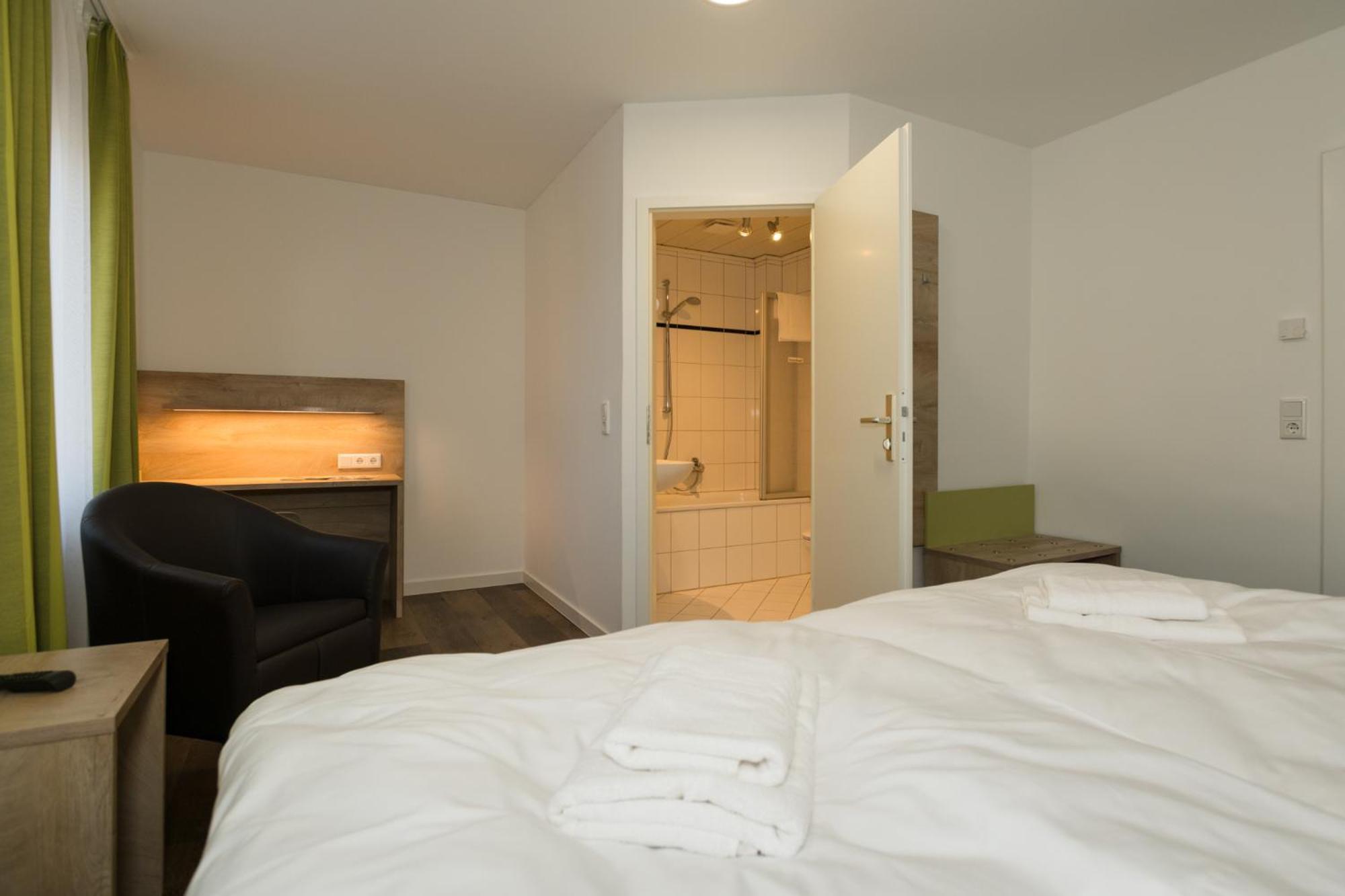 Roca Restaurant Und Hotel Bommersheim Экстерьер фото